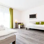 Anna - Düsseldorf - Hotel Hilden