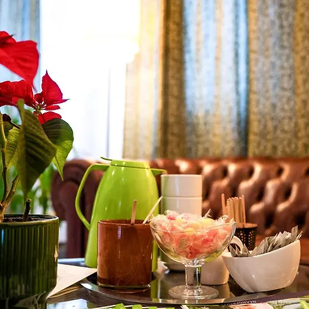 Anna - Duesseldorf - Hotel Hilden