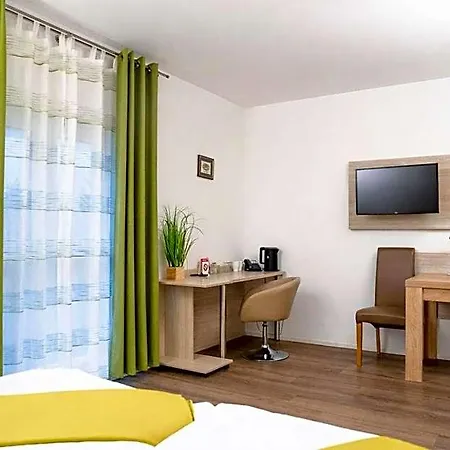 Anna - Duesseldorf - Hotel Hilden