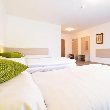 Anna - Duesseldorf - מלון