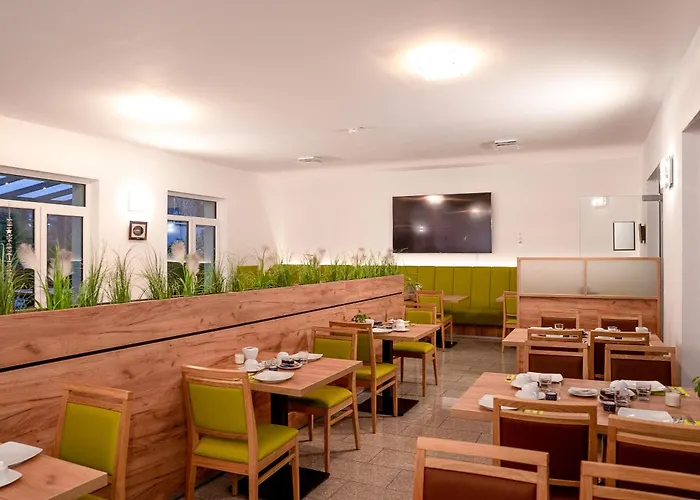 Anna - Duesseldorf - Hotel Hilden