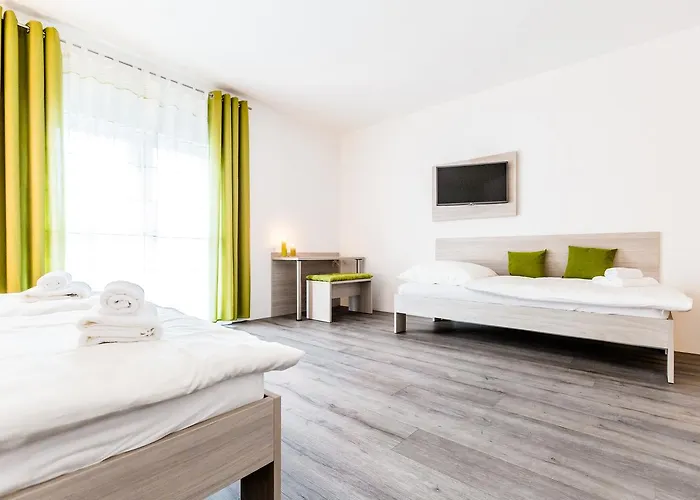 Anna - Duesseldorf - Hotel Hilden